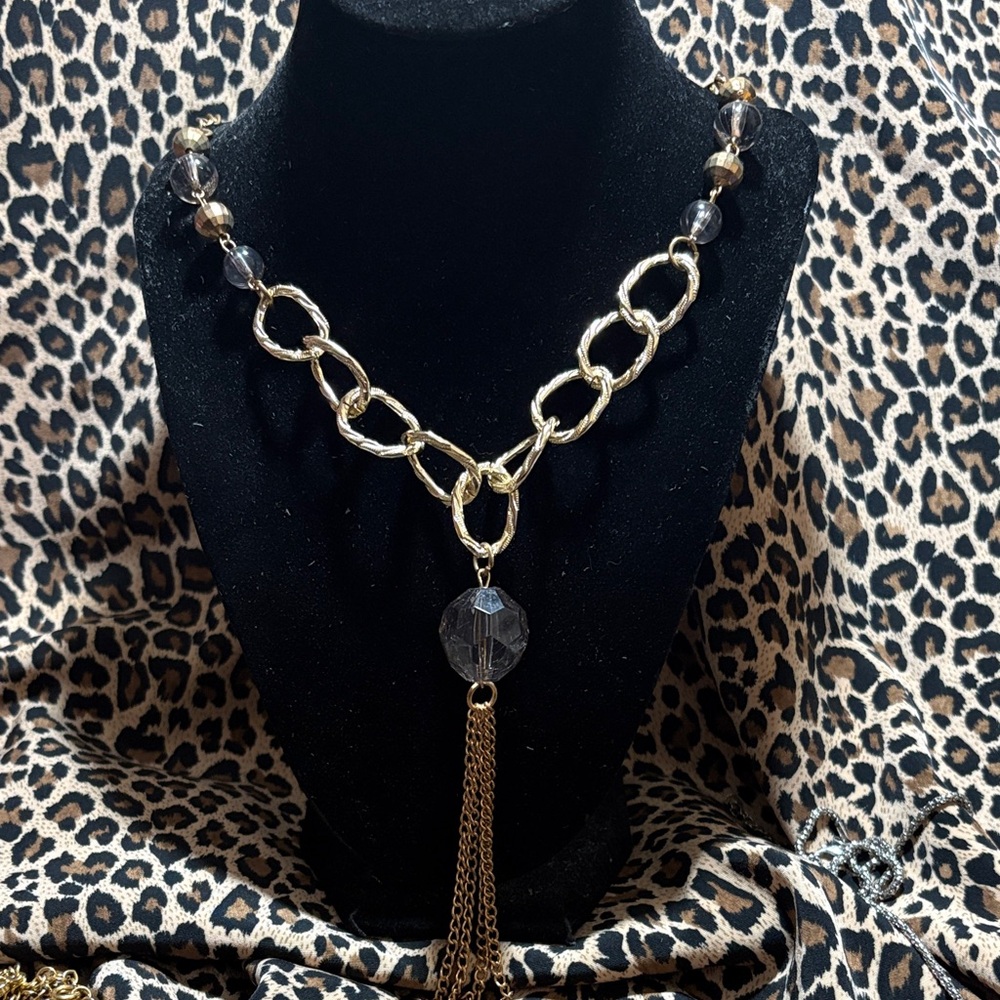 Elegant Gold and Black Chain Necklace